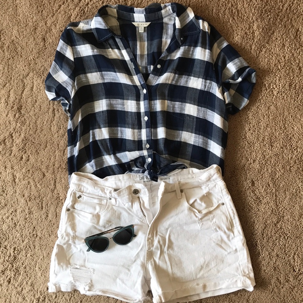 Distressed White High-Rise Shorts | Summer Fits 🏖